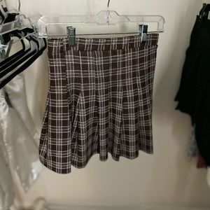 dillards brown and white pleaded plaid skirt